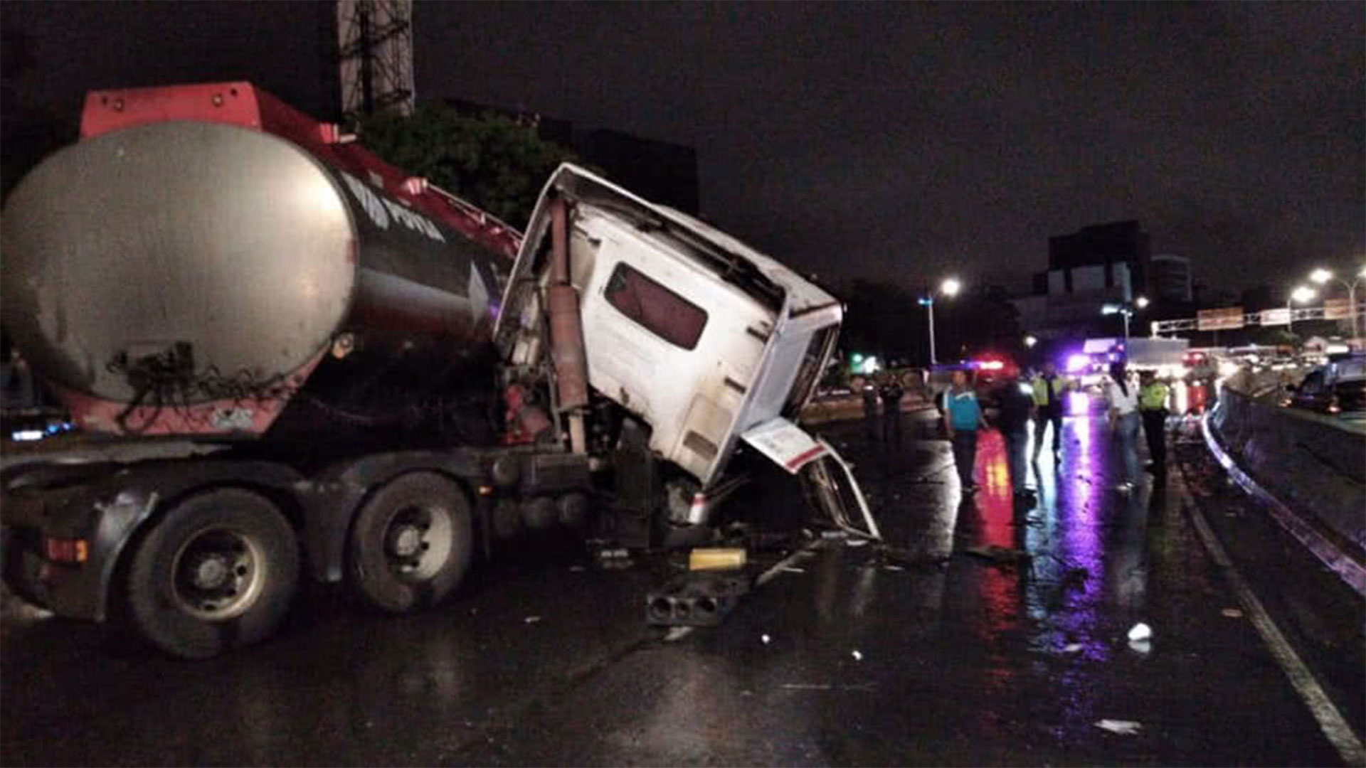 Gandola De Gasolina Se Volco