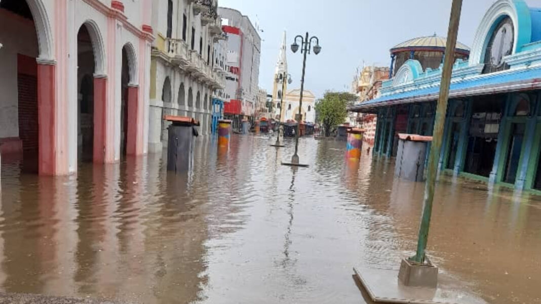 Maracaibo Calles Lluvias X Jpeg