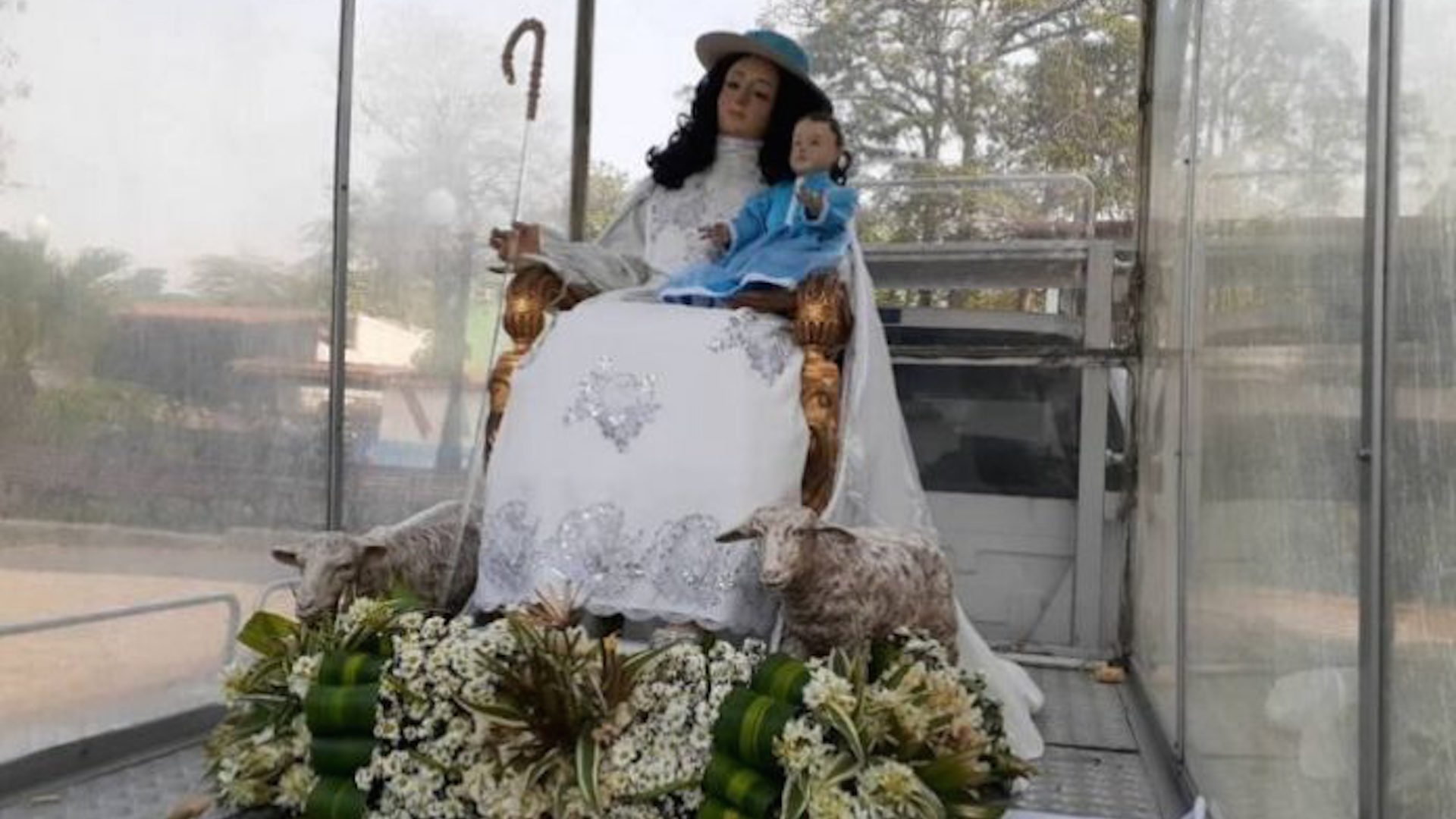 Divina Pastora recorre calles de Santa Rosa pese a la pandemia