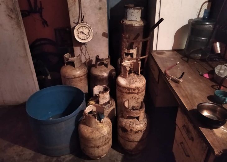 Desmantelan casa de llenado de gas doméstico en Luis Hurtado Higuera