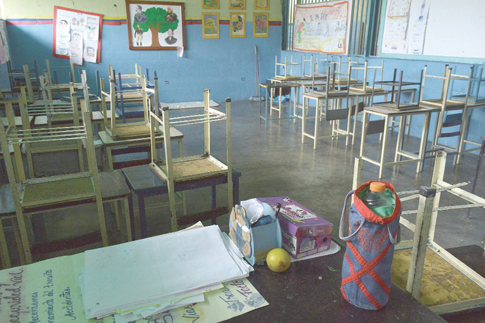 Denuncian aumento de mensualidad en colegio Aquiles Nazoa