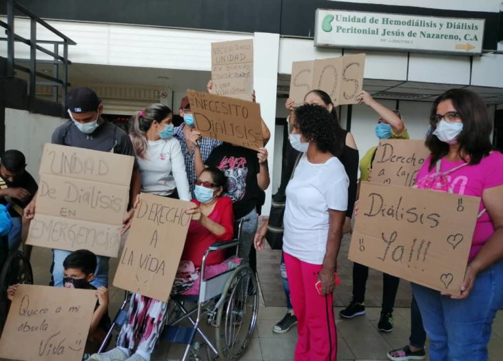 Pacientes renales protestaron por cierre de la Unidad de Diálisis Jesús de Nazareno