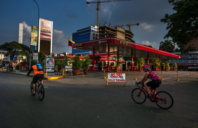 Aumento de ciclistas y peatones ante falta de gasolina