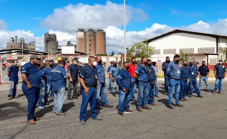 Trabajadores de Venezolana de Cementos exigen ajuste salarial