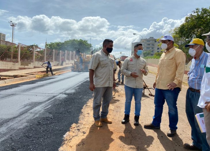 Alcalde de Caroní inició rehabilitación vial de carrera Guasipati y avenida Guayana