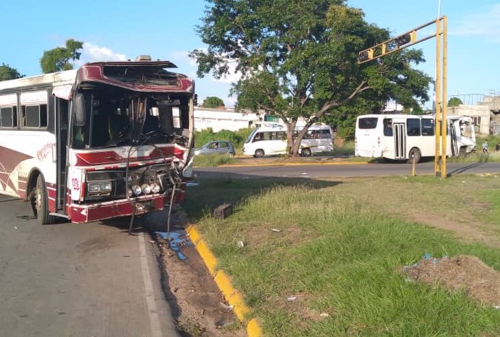 Colisión de autobuses en San Félix dejó siete lesionados