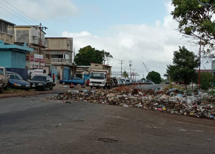 Vecinos denuncian basurero en El Roble