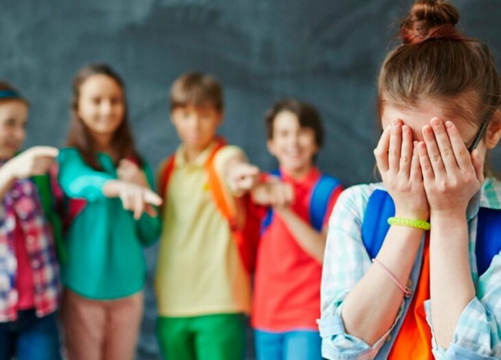 Padres deben estar atentos al bullying en redes sociales, una forma de acoso escolar