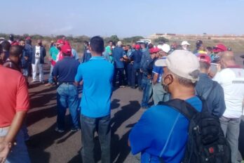 Trabajadores protestan por "mal pago" de nómina en Sidor