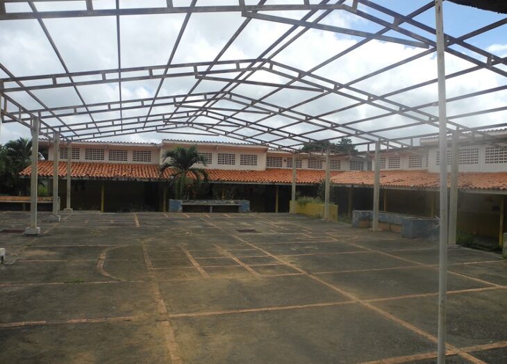 Instalaciones educativas en Piar “están abandonadas”