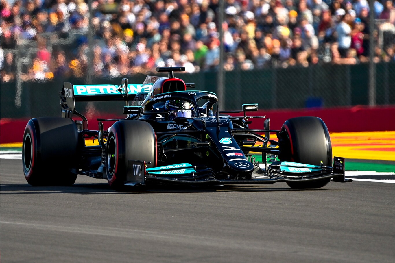 Hamilton saldrá primero en la carrera sprint en el GP de Gran Bretaña - Vimarsana News