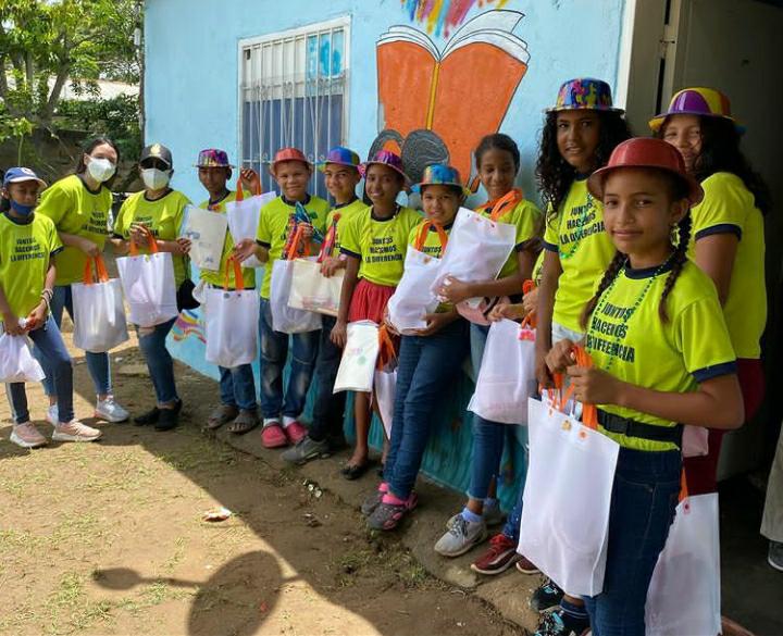 Buscadores de Libros celebró su 11 aniversario con inauguración de la primera biblioteca - Vimarsana News