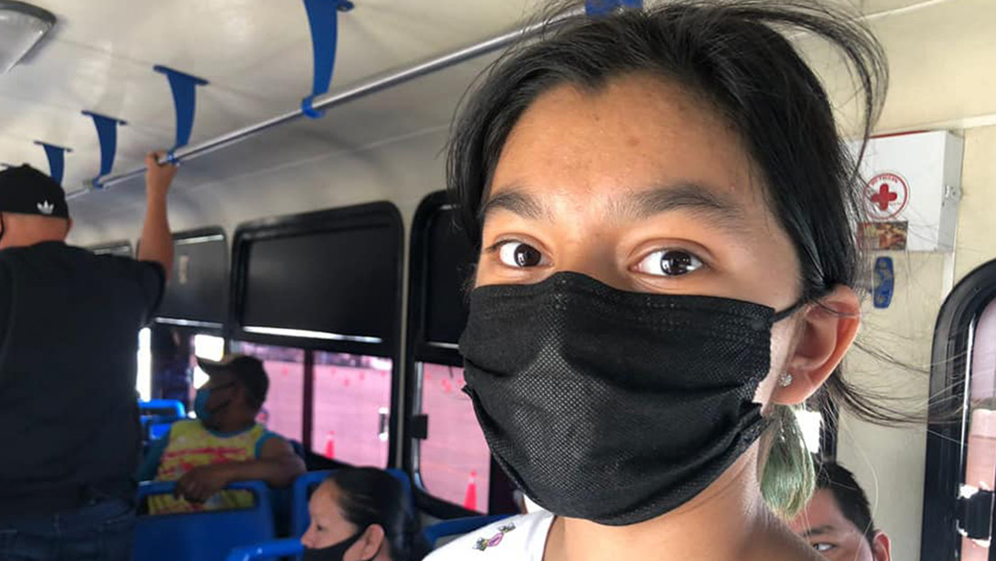 Niña de 12 años ayudó a vacunar a 500 abuelitos en México - Vimarsana News