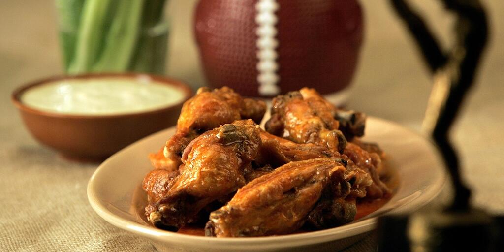 Conoce cuántas alitas de pollo se espera que consuman en EEUU durante el Super  Bowl