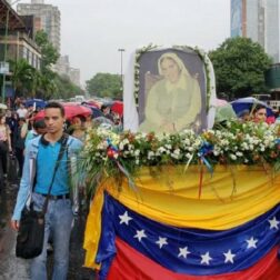 Buscan nuevo milagro para la Madre Candelaria