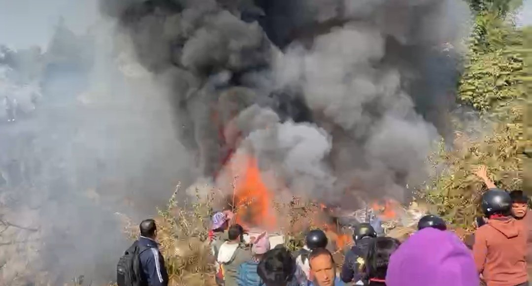 Plane crashes in Nepal with 72 on board (+ videos)