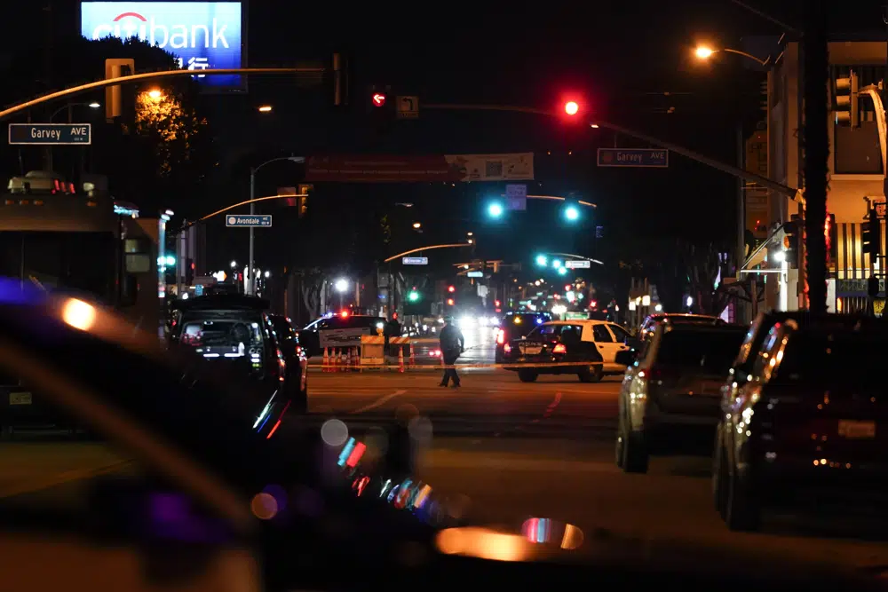 10 killed in shooting in Los Angeles
