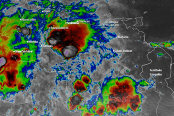 Inameh vigila tres ondas tropicales