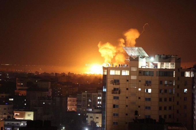 Israel Strikes Gaza Strip After Rockets From Lebanon (+ Videos)