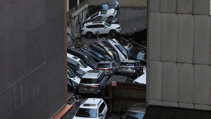 One dead after parking lot collapses in New York (+ videos)