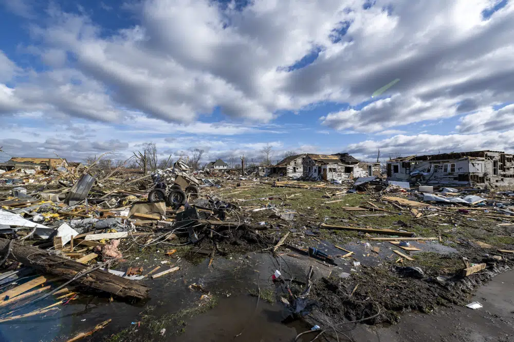 US tornado death toll rises to 26