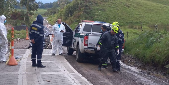 Lightning strike in Colombia kills two and injures four