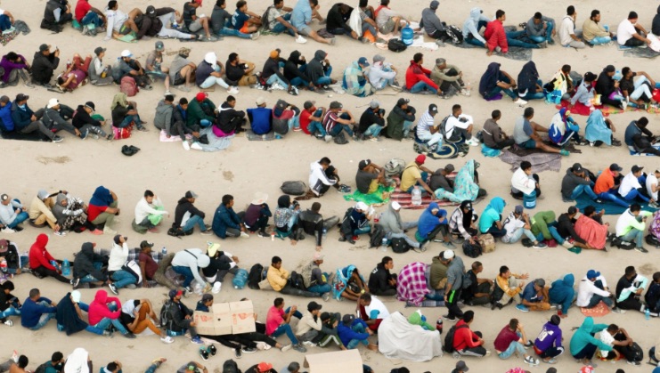 Rising Migrant Crisis in El Paso: Overcrowded Shelters and Increasing ...