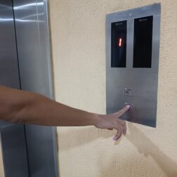 ascensores en edificios de Chacao