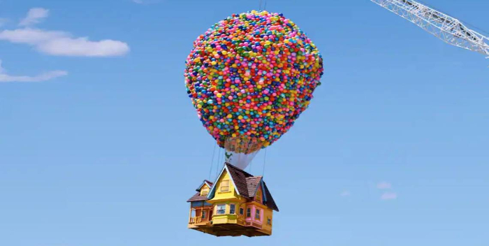 Replican La Casa De La Pel cula Up Con 8000 Globos