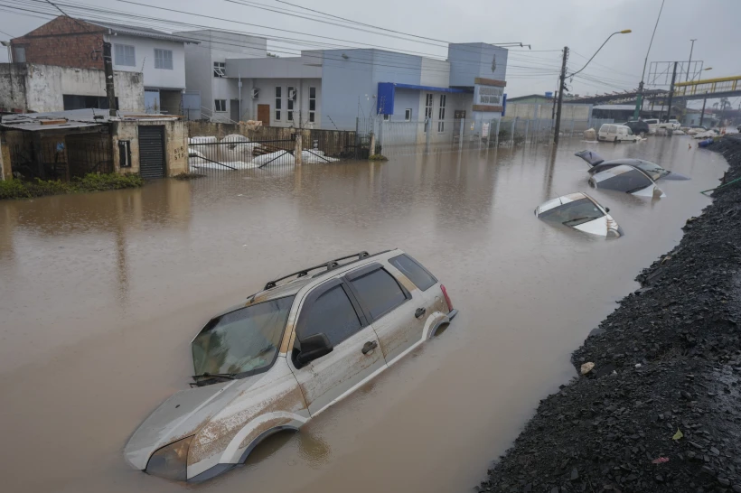 First death from disease since floods in Brazil