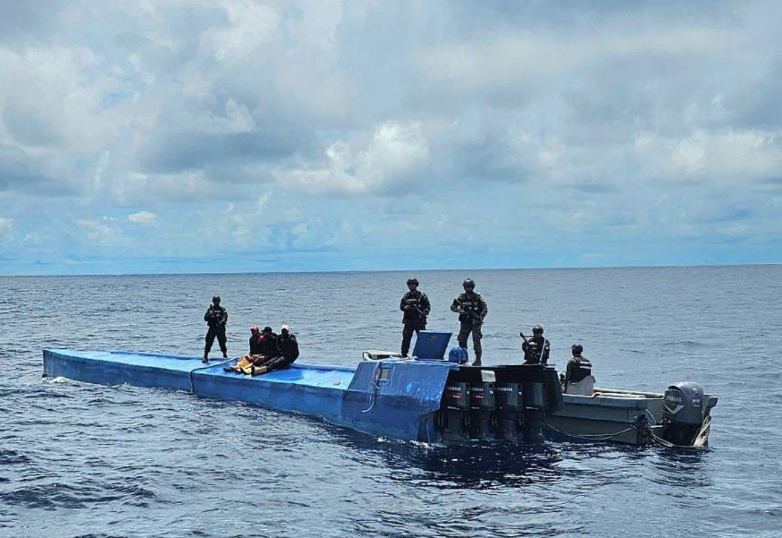 Semi-submersible with two tons of cocaine intercepted in El Salvador (+photos)