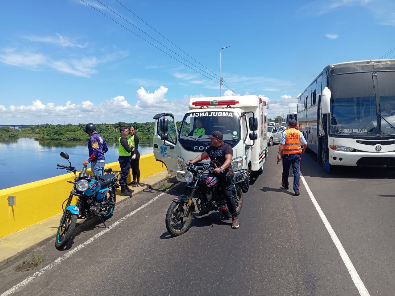 Septuagenarian fell from the Caroní Bridge