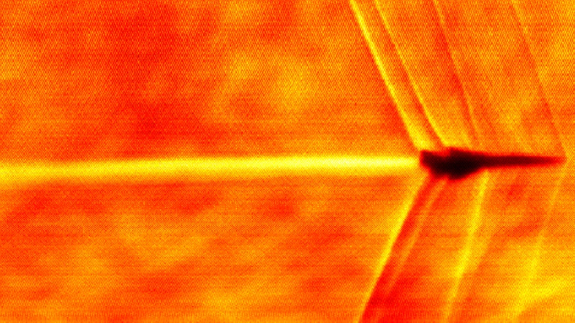 NASAは写真の音の壁の破裂を捉えています