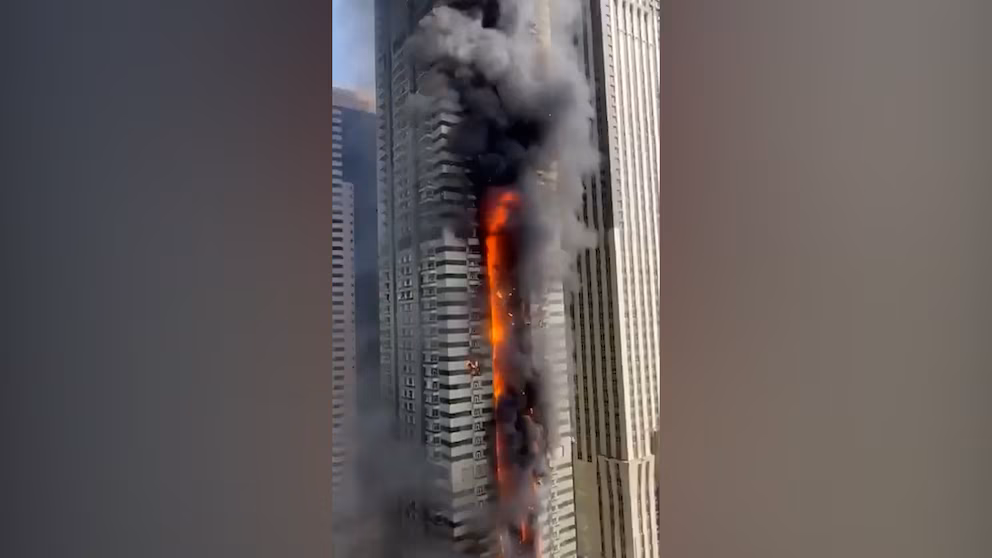 Incendio en un rascacielos de Dubái