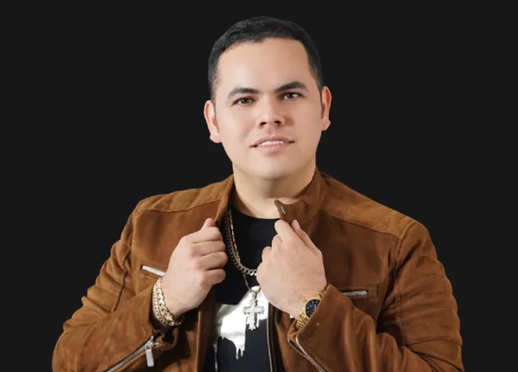 Ernesto Barajas cantante
