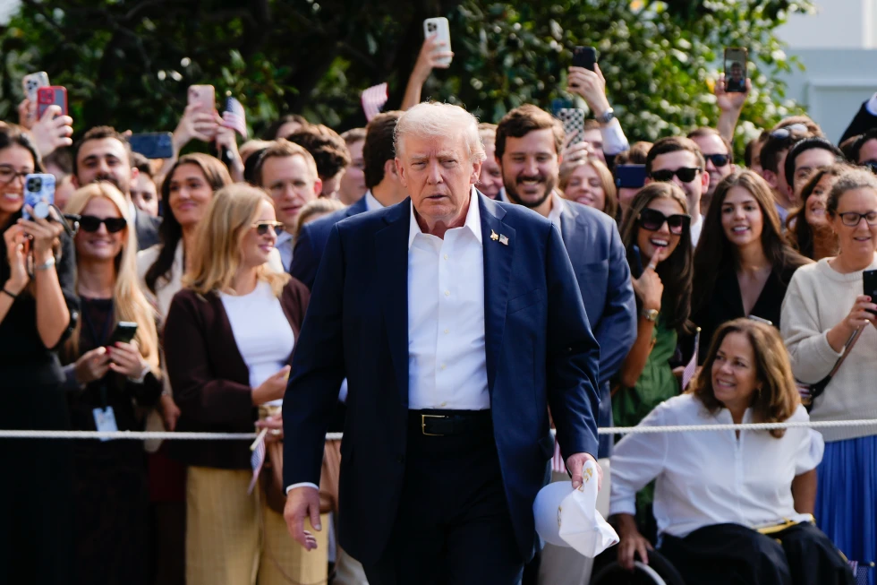 Trump Receives Congress Leaders on Government Closure Threat