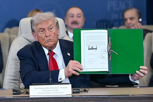 Firma de acuerdo por la Paz Trump