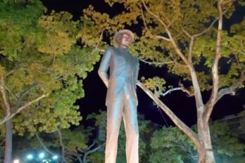 Plaza estatuas