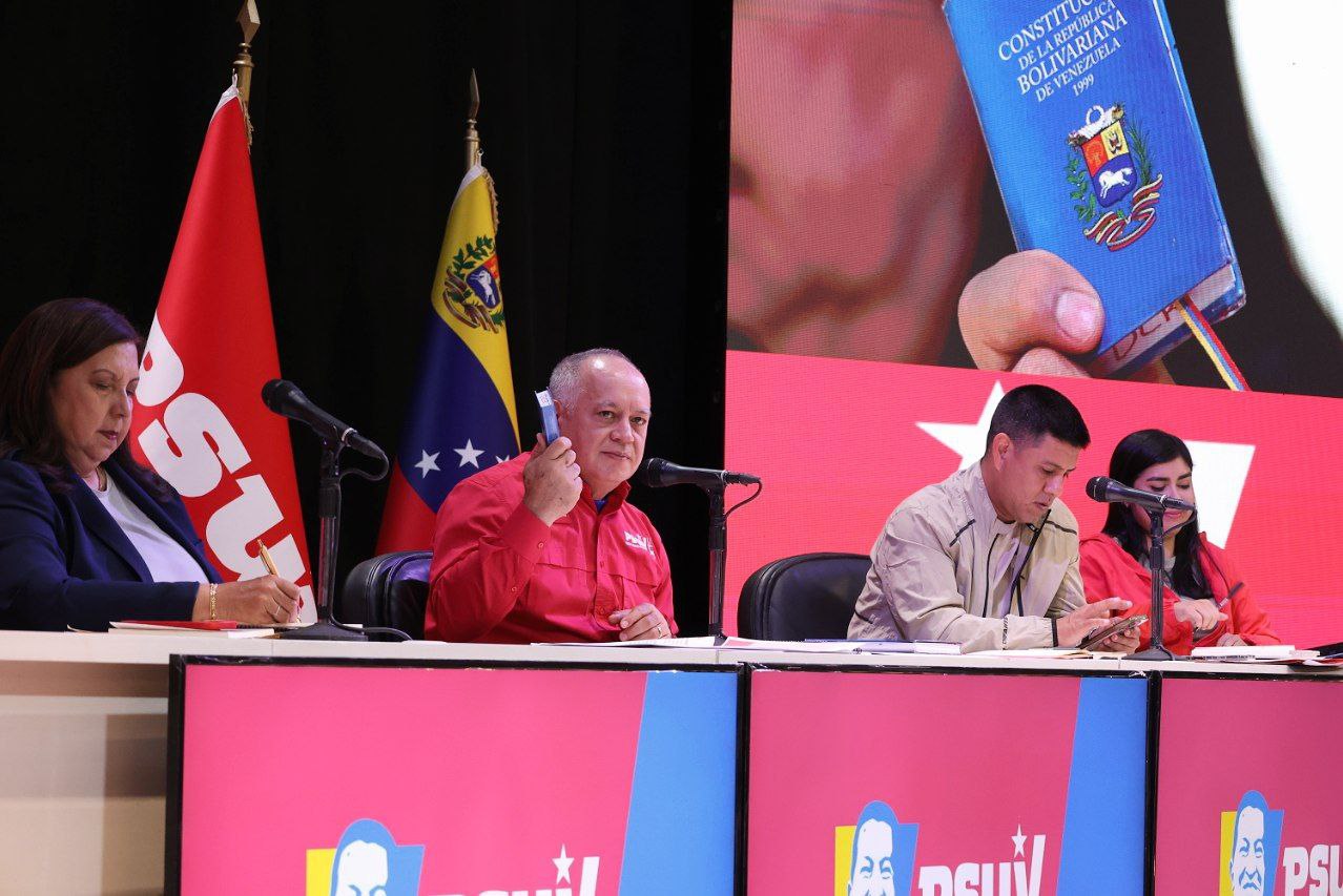 Diosdado Cabello destaca éxito en asambleas para formar Comités Bolivarianos de Base
