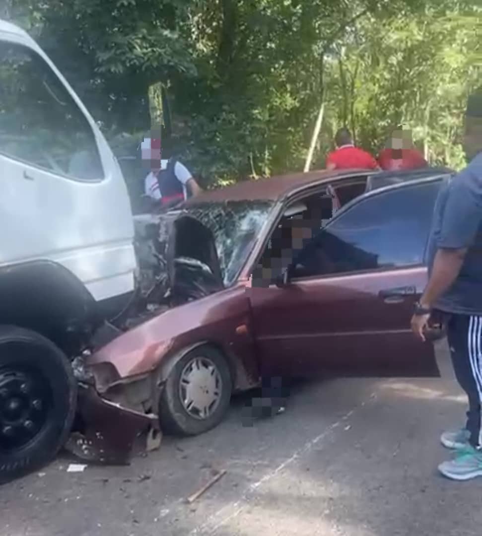 Head-on Collision on Trunk Road Injures Three