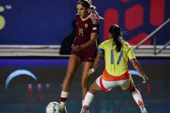 Vinotinto femenina