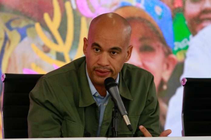 ministro de Educación Héctor Rodríguez