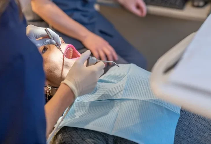 Detenidos falsos odontólogos