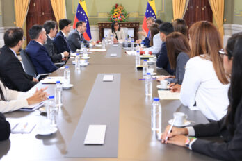 Reunión delegación diplimática