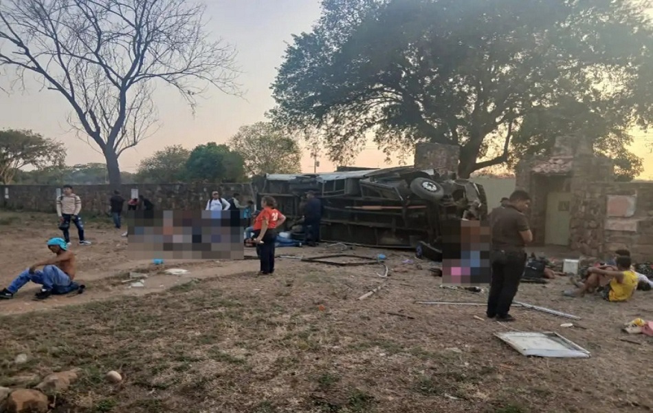 Bus Rollover in Anzoátegui Leaves 3 Dead and 39 Injured