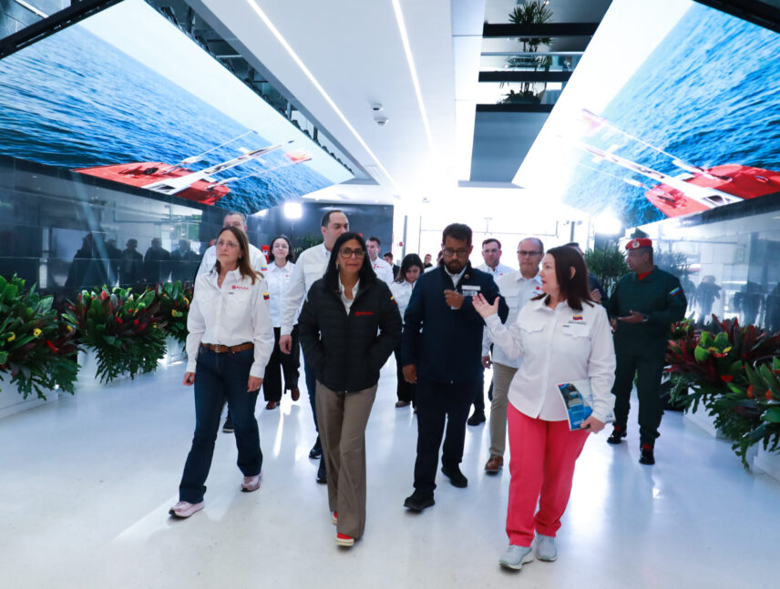 Presidenta (e) inaugura Centro Tecnológico y de Gestión de Datos de Hidrocarburos