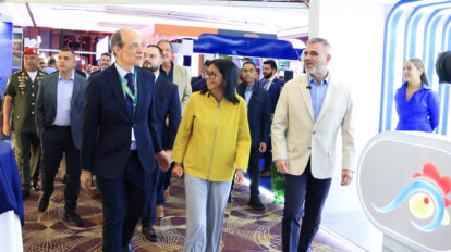 Presidenta (e) visitó XII Congreso Nacional de Avicultura