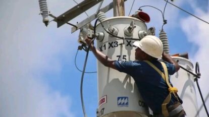 Gobierno y sector privado revisan plan de ahorro energético