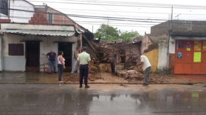 Aguacero tumbó dos casas y generó apagones en el Tuy