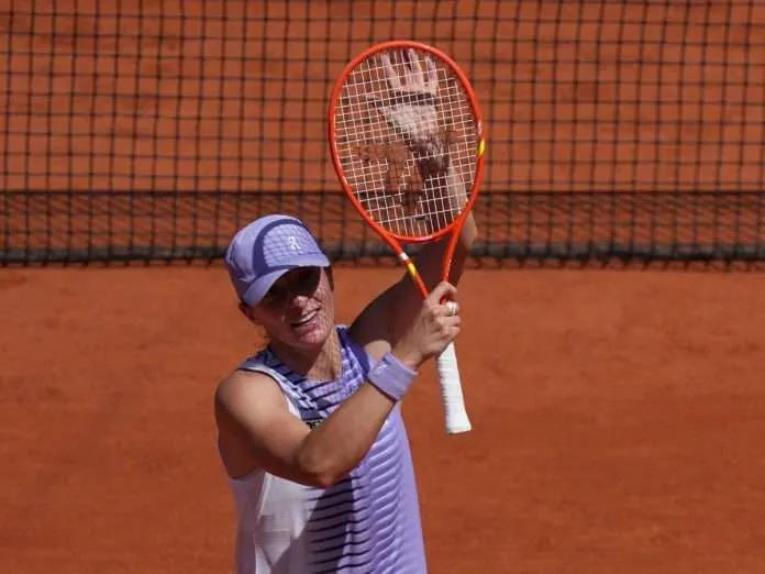 Iga Swiatek logra avanzar en el Abierto de Francia